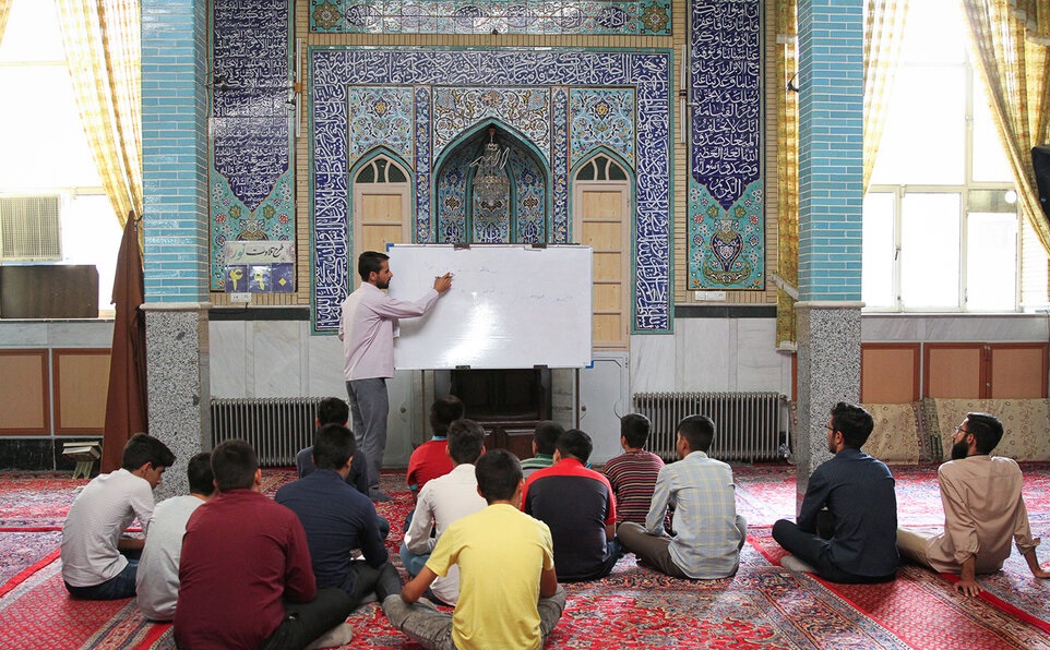 خلاقيت کانون‌هاي مساجد موجب جذب نوجوان و جوان به مسجد مي‌شود