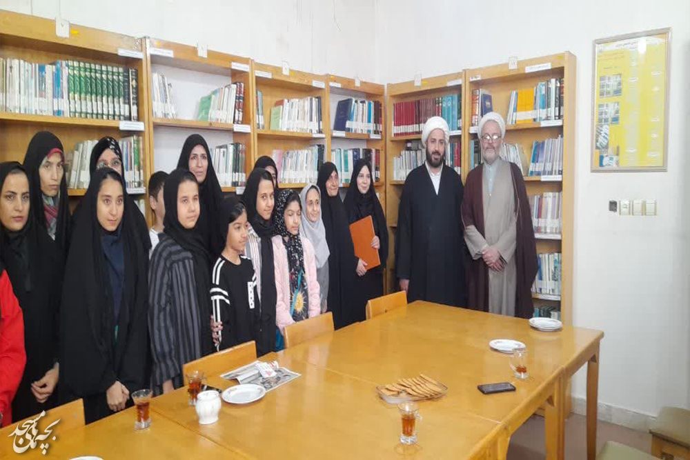 بروز رساني منابع کتابخواني بايد در اولويت هاي کتابخانه هاي مساجد قرار بگيرد