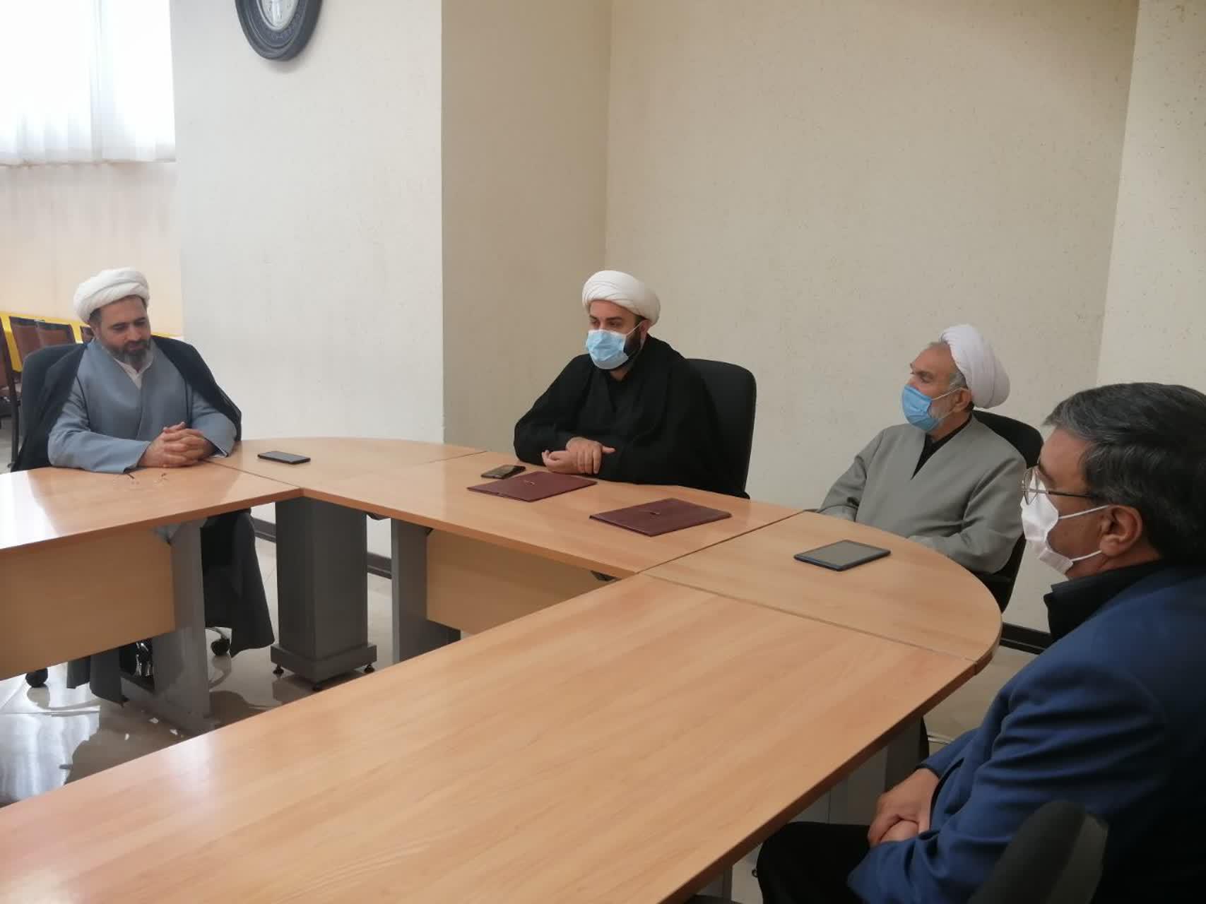 مرکز تخصصي نماز با محوريت کانون «وارثان روحالله» در مشهد مقدس راهاندازي ميشود